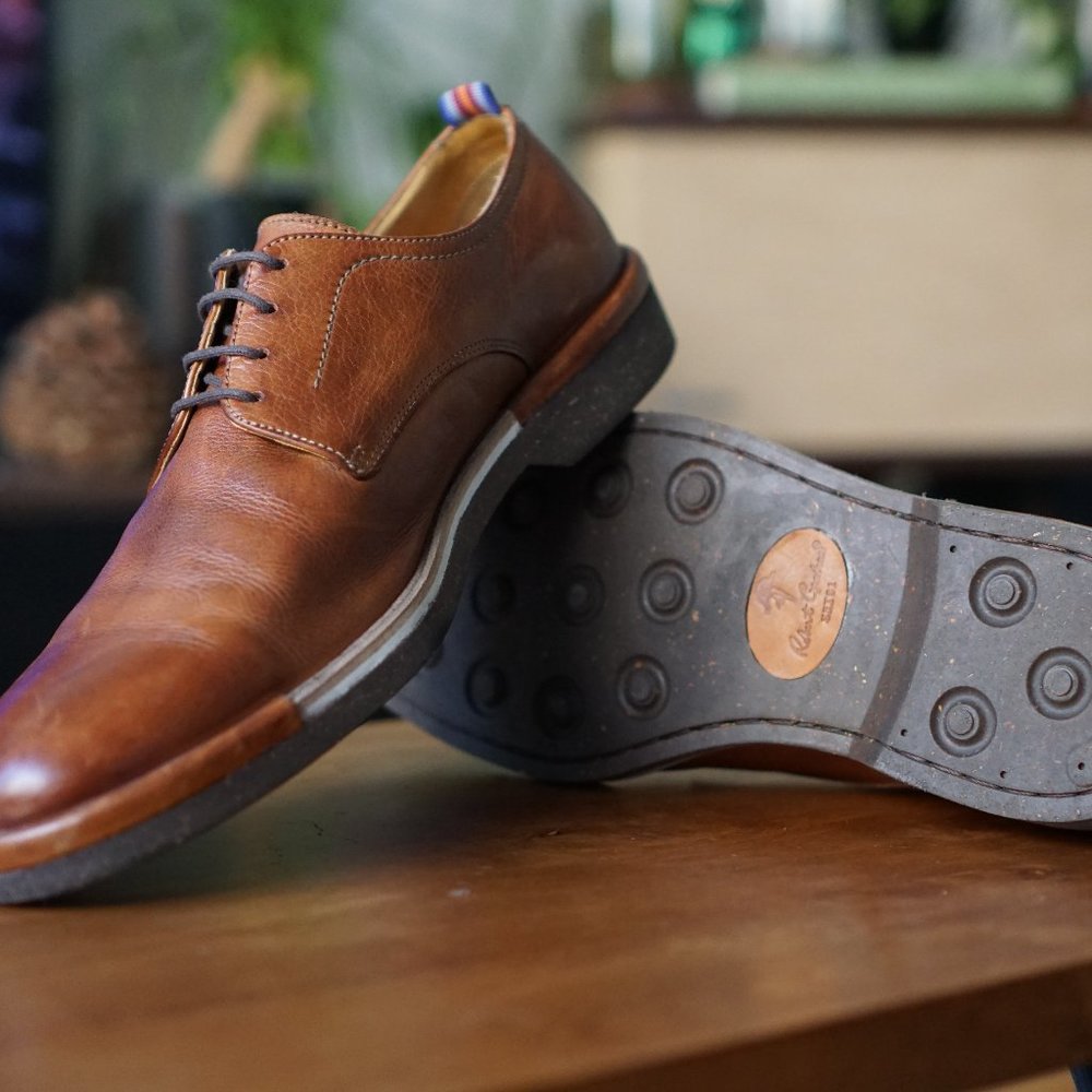 Brown Leather Laceup With Speckle Sole